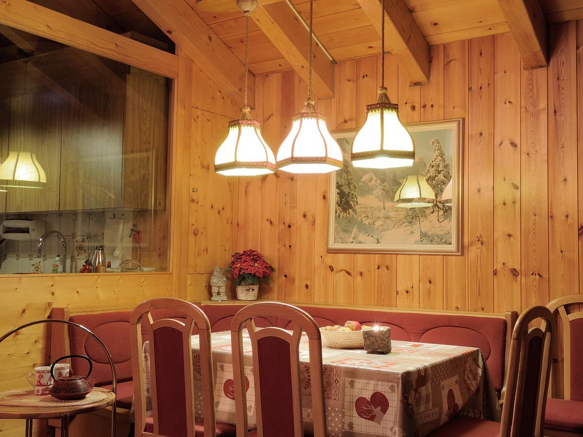 Apartamento Cosy 3.5 Piece A Taesch Exterior foto